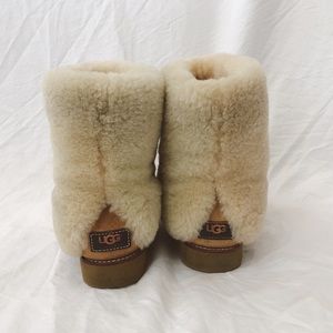 UGG Shoes - Women’s Ugg Boots UGG Shoes - Women’s Ugg Boots